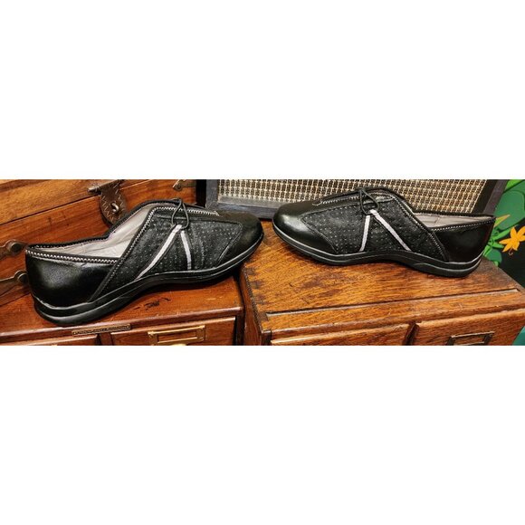 Cloudwalkers Women's Elley 9W Black Slip-On Casual Shoes - Picture 12 of 14